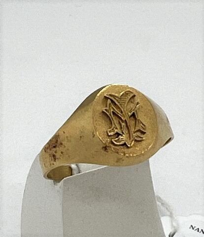 Null Gold signet ring 

Weight : 2,8 g - TDD : 61 cm