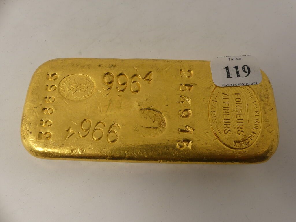 Null Gold ingot with its certificate of 1981 and its invoice of 1995.

Sold by d&hellip;