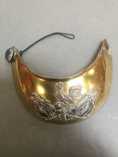 Null Collar with rooster (missing a button)