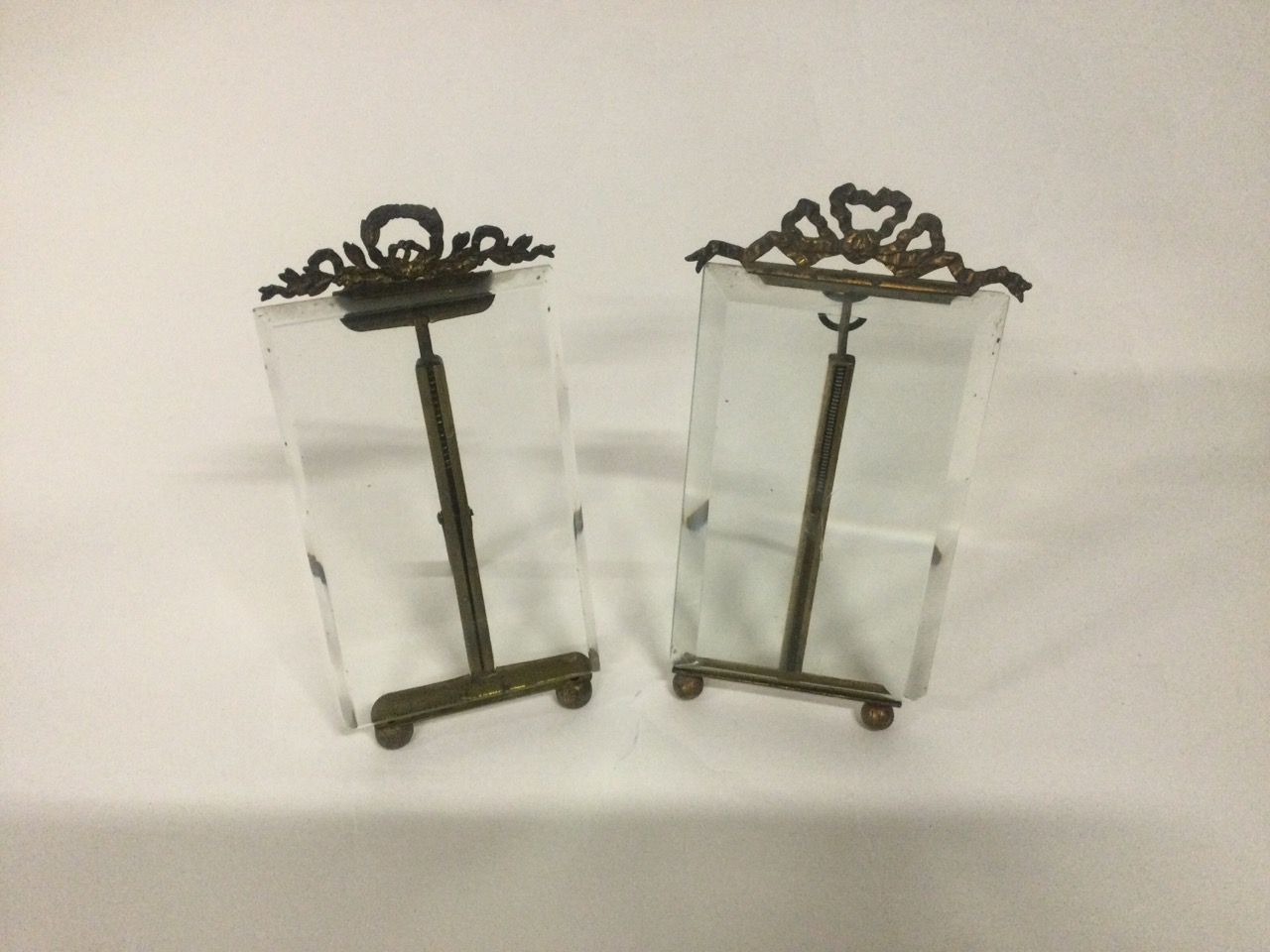Null Paar kleine antike Glas- und vergoldete Metall-Rahmen Größe 13 x 6,5