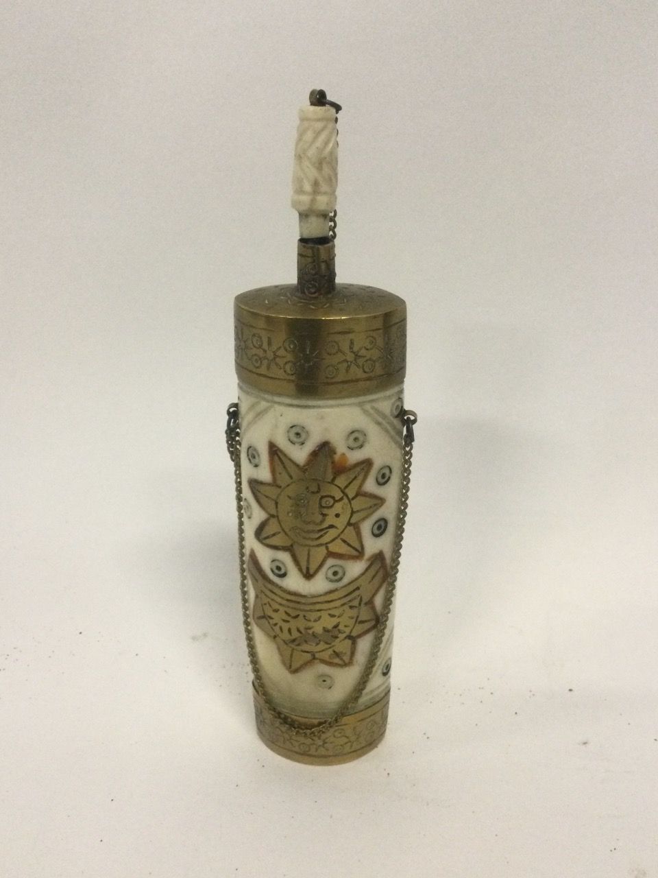 Null Ancienne tabatière pour tabac à priser de style oriental H. 15,5 cm