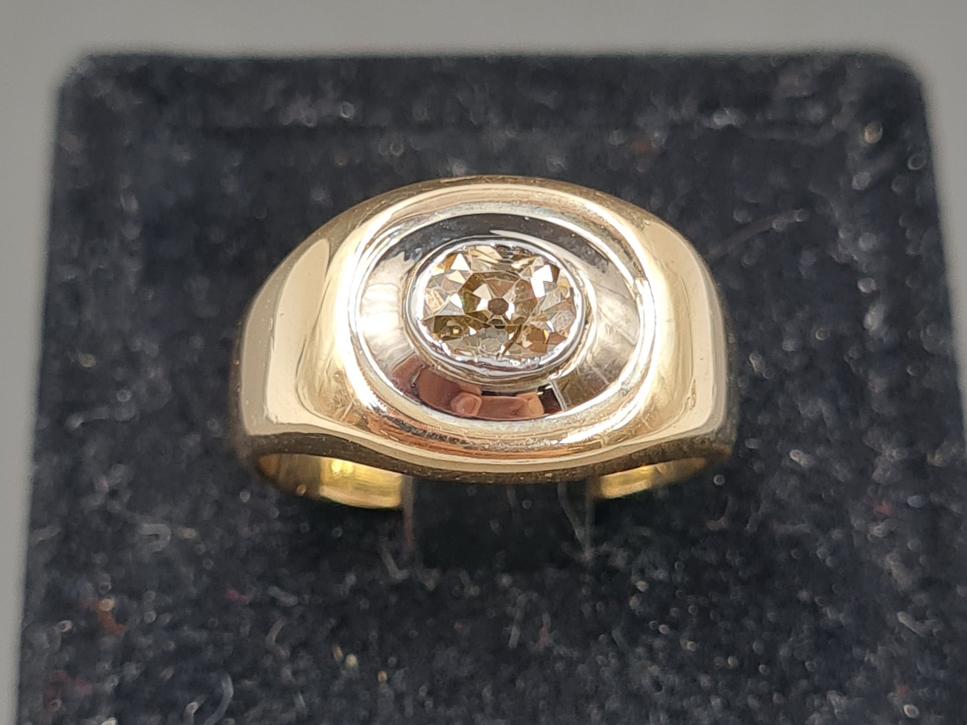Null RING aus 18 Karat 750/°° Zwei-Ton-Gold mit einem cognacfarbenen Diamanten i&hellip;