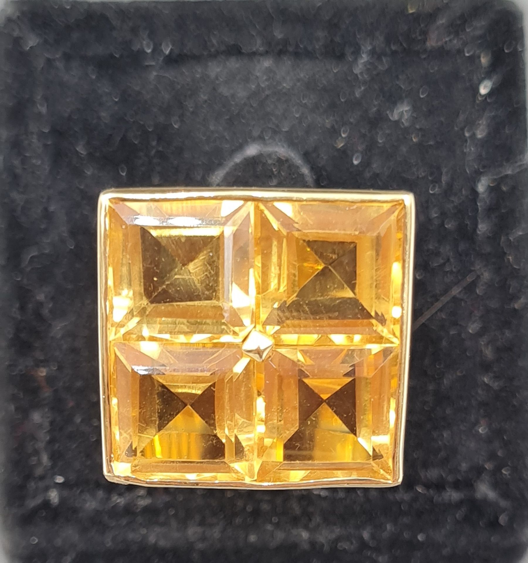 Null 马，18K黄金750/°°，装饰有4颗方形黄水晶，印有猫头鹰，TDD59，毛重：12.02克