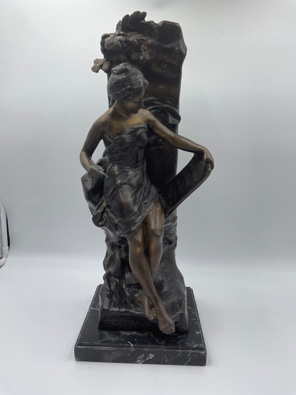 Null Émile-Louis PICAULT (1833-1915) « Mémoria ». Sculpture en bronze à patine b&hellip;