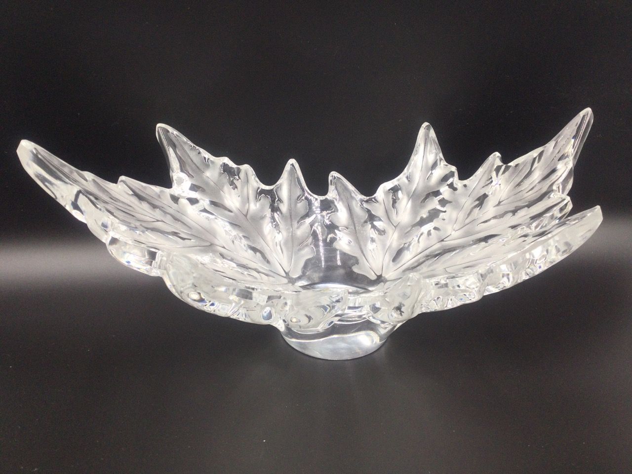 Null LALIQUE FRANCIA, Gran copa modelo "Champs-Elysées" en cristal moldeado tran&hellip;