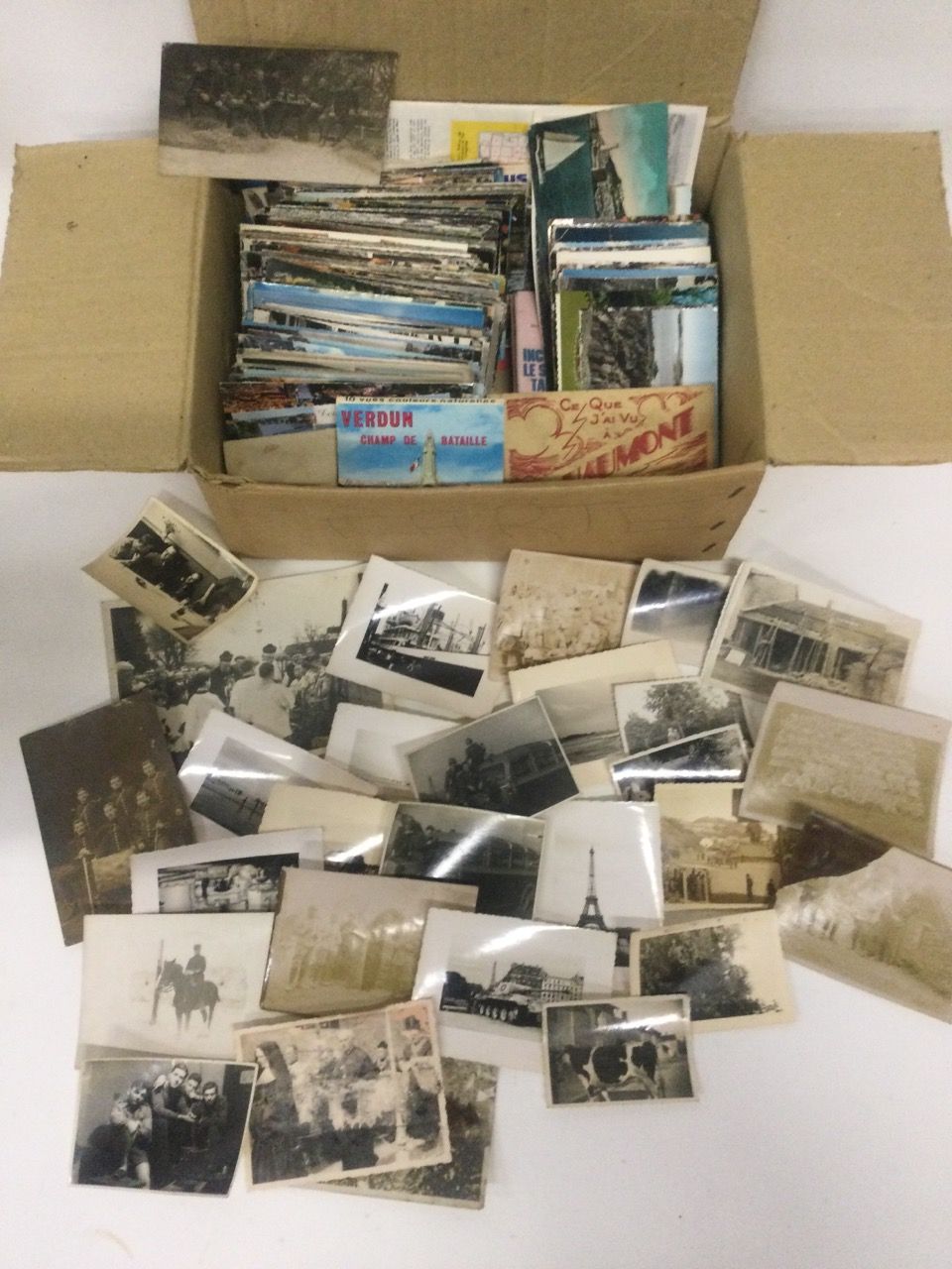 Null Lot de carte postales anciennes et modernes ainsi que des photos anciennes,&hellip;