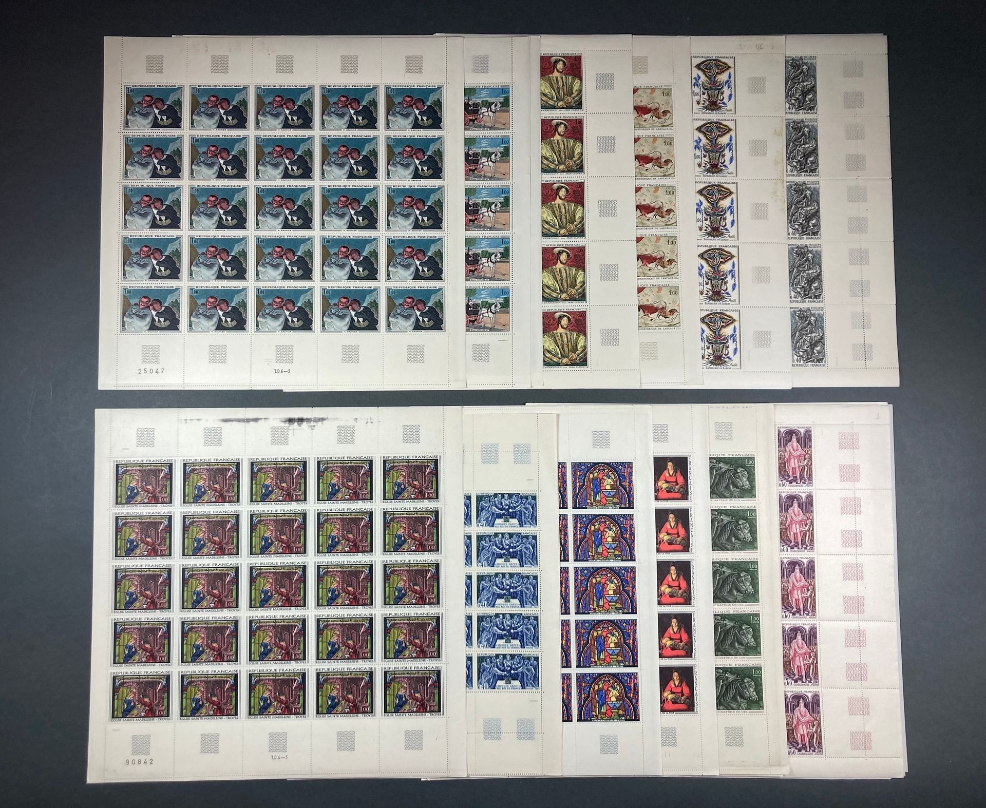Divers - Timbres Français 36 planches de timbres neufs, non oblitérés, de la Rép&hellip;