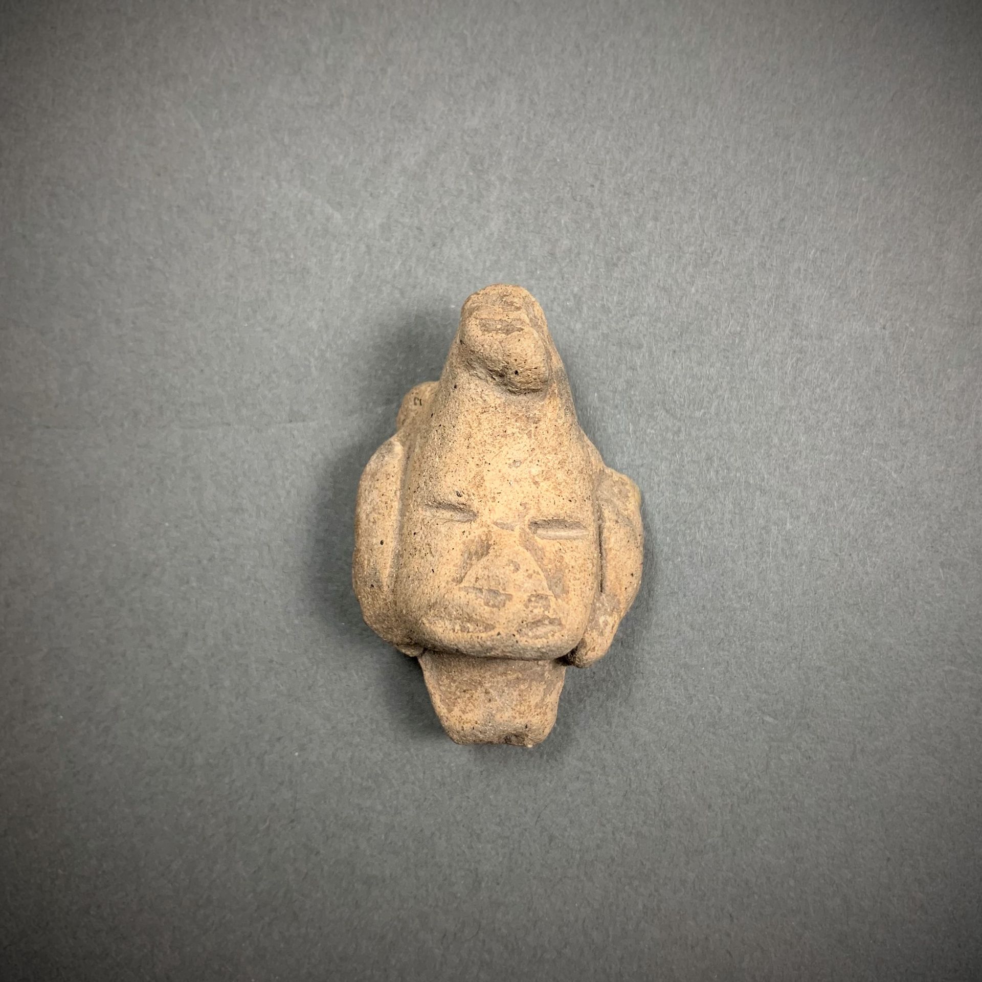 TLATILCO, Mexique, période préclassique, 1150-900 av. J.-C. Cabeza humana, h. 5 &hellip;