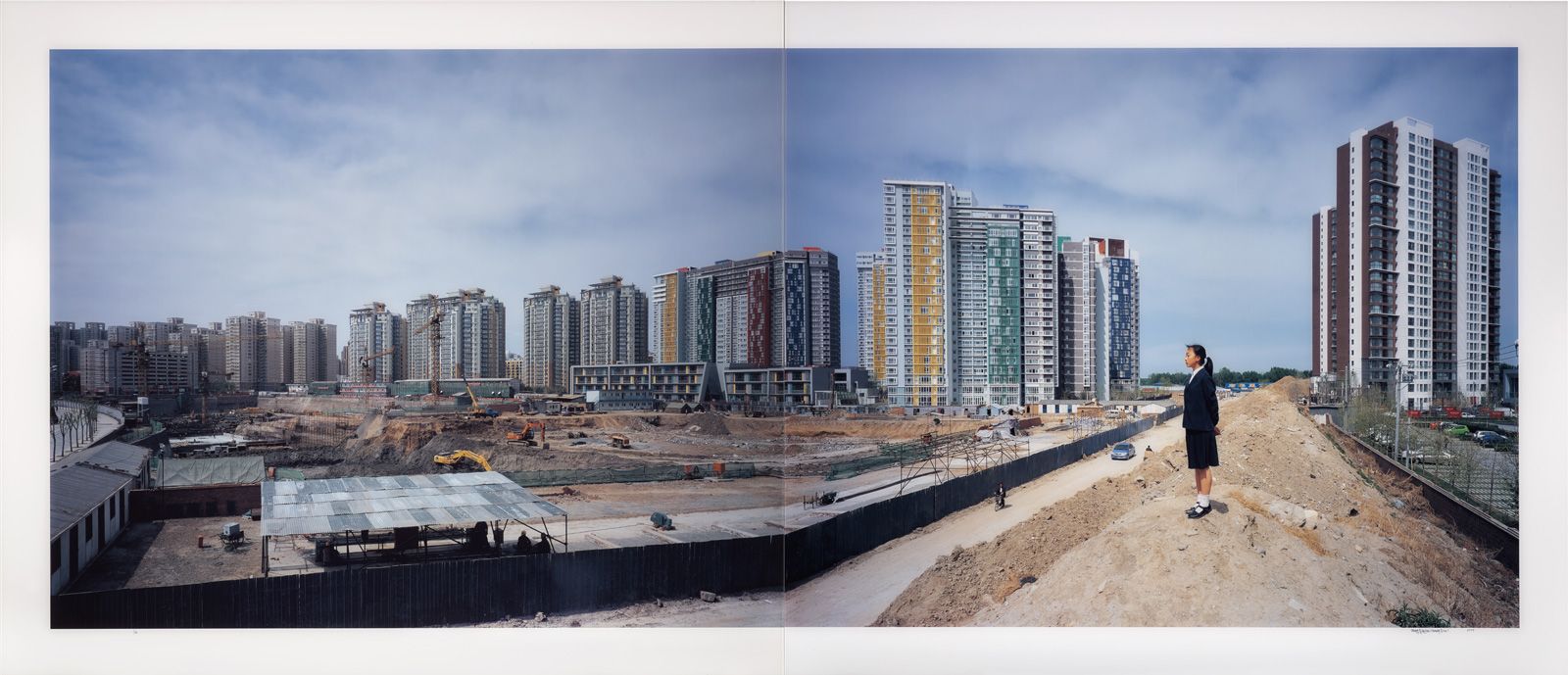 WENG FEN (1961) 
鸟瞰图--新北京，2007年。

C版

两张彩色样张，右下角有签名、编号1/10和2007年的日期。

140 x 120 &hellip;