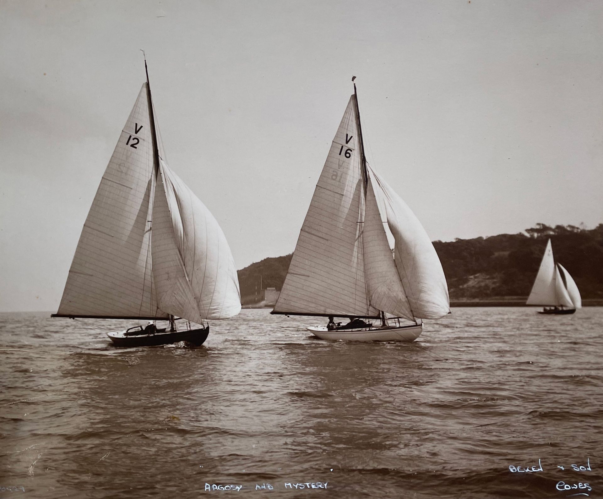 BEKEN & SON 
Caper regatta, 1965
Argosy and mystery
Two silver prints, signed, t&hellip;
