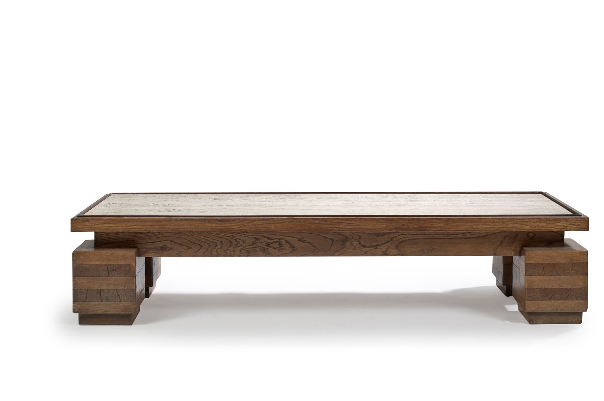 Paul DUPRE-LAFON (1900-1971), d'après un modèle de 


咖啡桌，罗马石灰华长方形桌面，周围有草丛，放在橡木的&hellip;