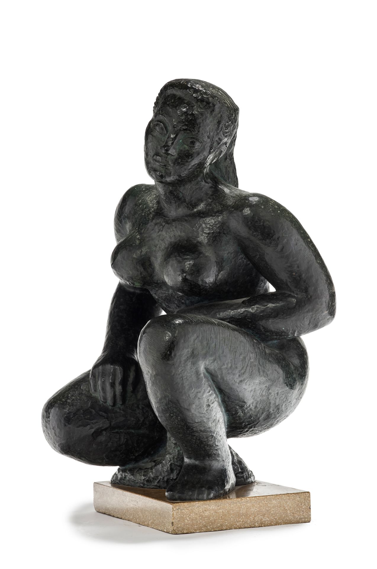 Lucien GIBERT (1904-1988) 
带有棕色铜锈和绿色的青铜雕塑，展示一个蹲着的裸体女人
签名 "Gibert "和创始人Susse Fond&hellip;