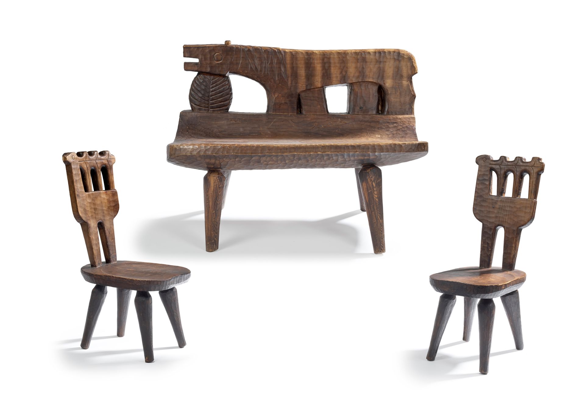 W. TROJAN (XXème) 


天然木质的变形长椅，背部有一匹造型马。

它建立在四个锥形的腿上



署名 "W TROJAN"，日期为1966年
&hellip;