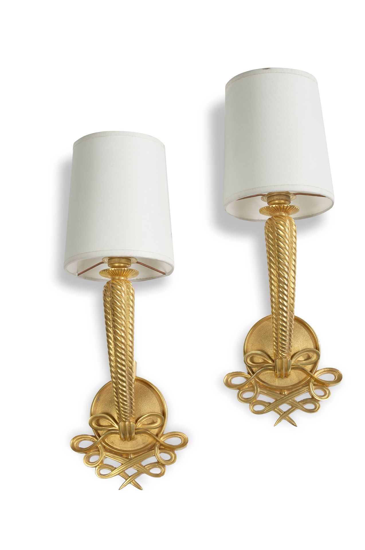 Jules LELEU (1883-1961) 


Pair of gilt bronze "torsade" sconces with scrolls


&hellip;