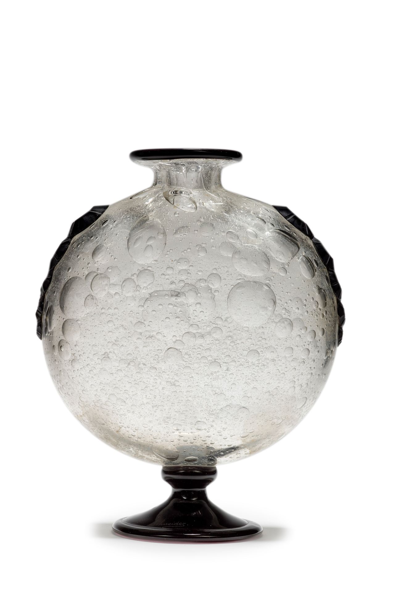SCHNEIDER FRANCE 


Patelles



Vase sur piédouche en verre translucide bullé à &hellip;