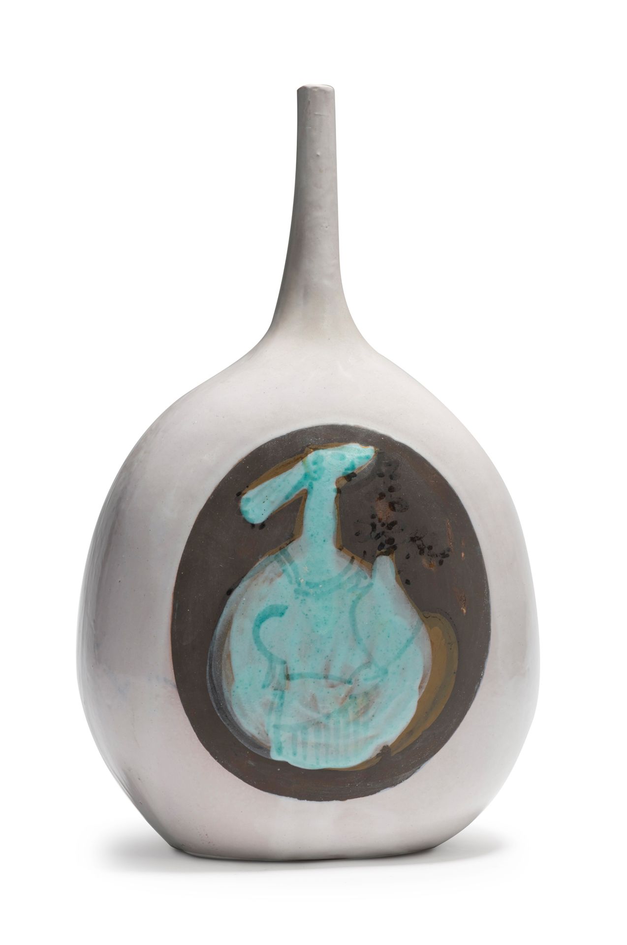 JACQUES INNOCENTI (1926-1958) 
白色釉面陶瓷花瓶，有粉红色的色调，装饰有人物的徽章
签有单字 "JI"
大约1950-1960
高&hellip;