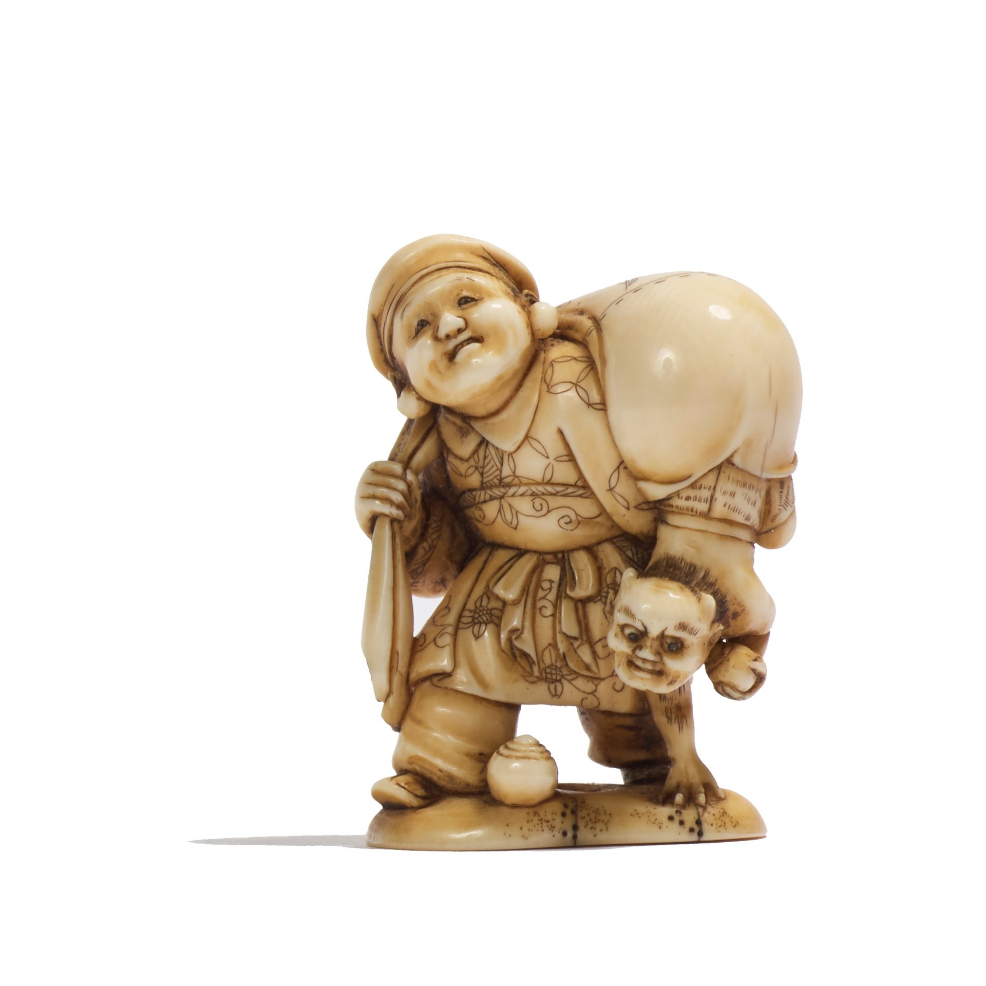 JAPON - Epoque MEIJI (1868 - 1912) Ivory Netsuke, Daikoku carrying a bag from wh&hellip;