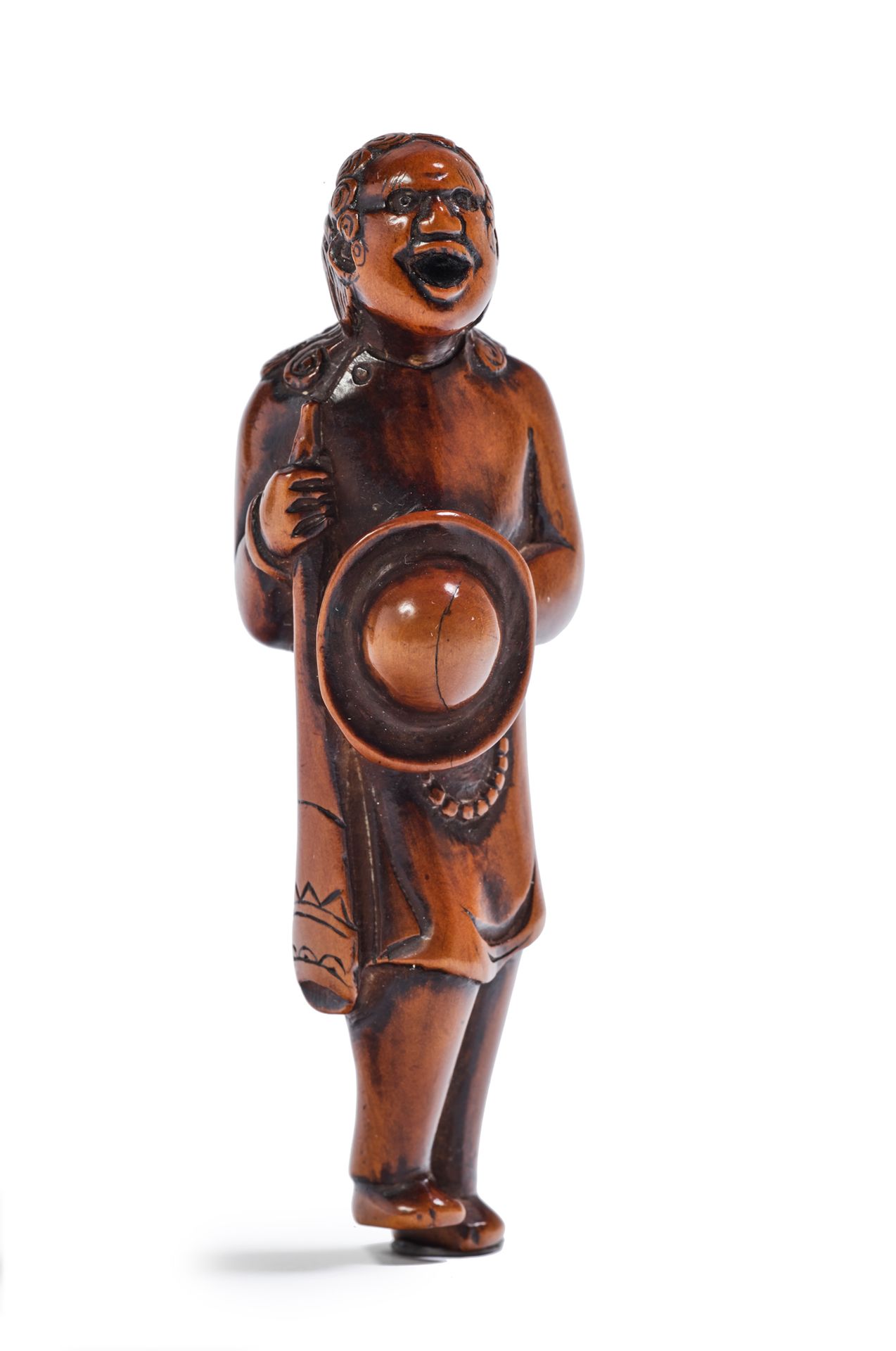 JAPON - Epoque EDO (1603 - 1868) Netsuke in legno di bosso, olandese in piedi ch&hellip;