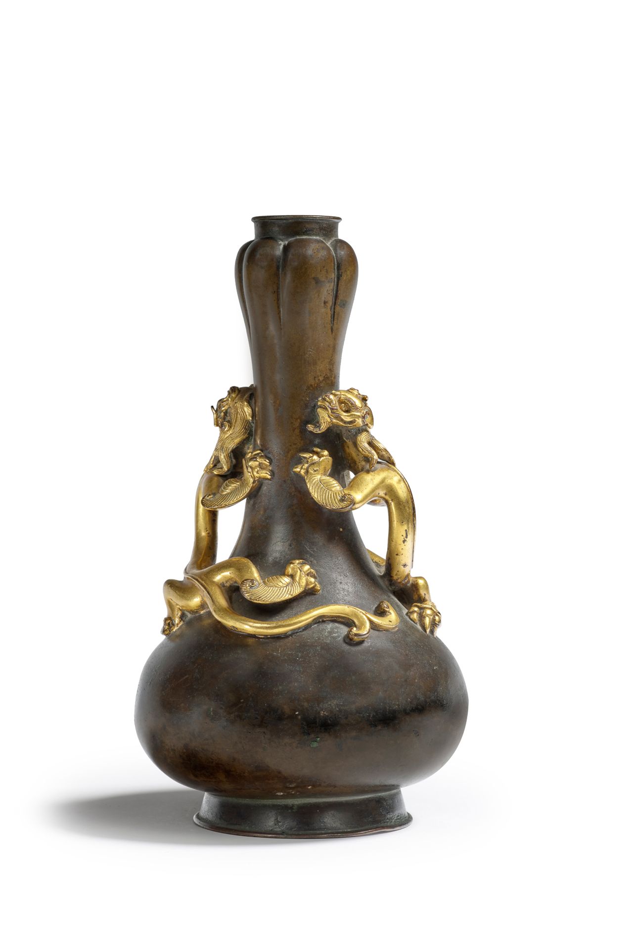 CHINE - Fin Epoque MING (1368 - 1644), XVIIe siècle 
Exceptionnel vase de forme &hellip;