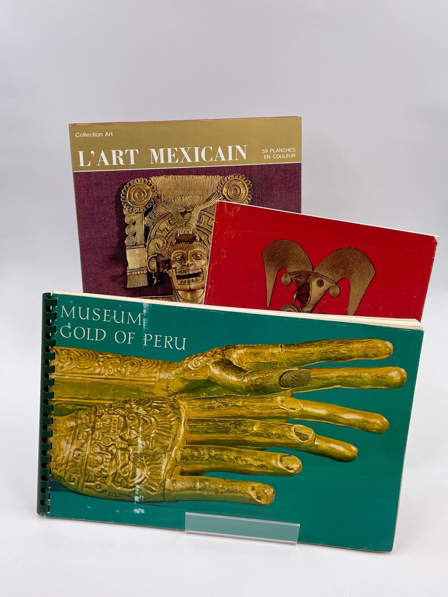 Null 3 Bände : 

- Katalog "MUSEUM GOLD OF PERU" der Stiftung Miguel Mujica Gall&hellip;