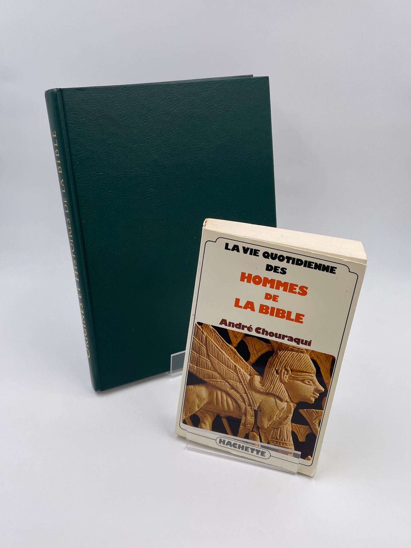 Null 2 Bände: 

- LA VIE QUOTIDIENNE DES HOMMES DE LA BIBLE", André Chouraqui, H&hellip;
