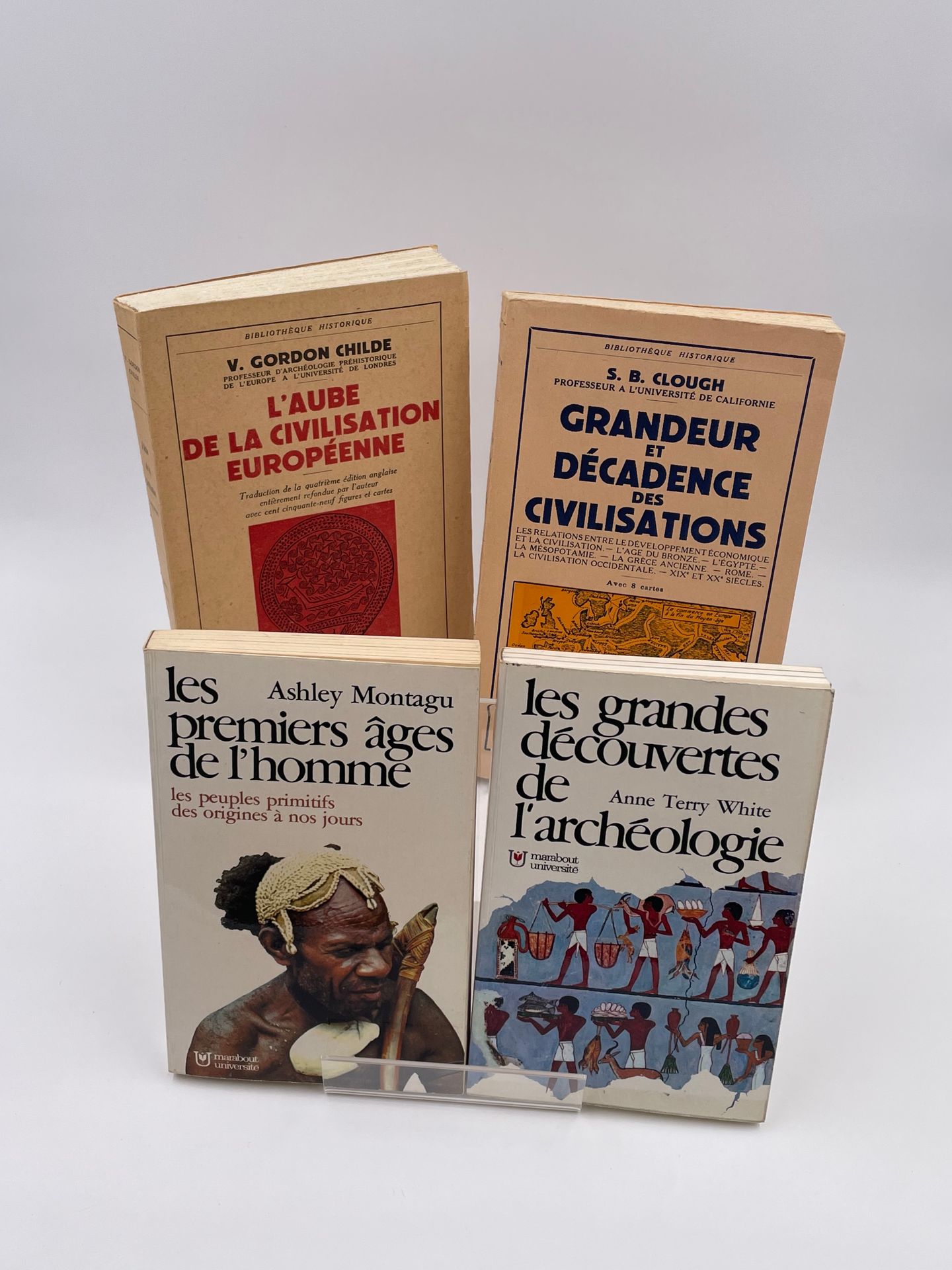 Null 4 volúmenes : 

- LES GRANDES DECOUVERTES DE L'ARCHEOLOGIE", Anne Terry Whi&hellip;