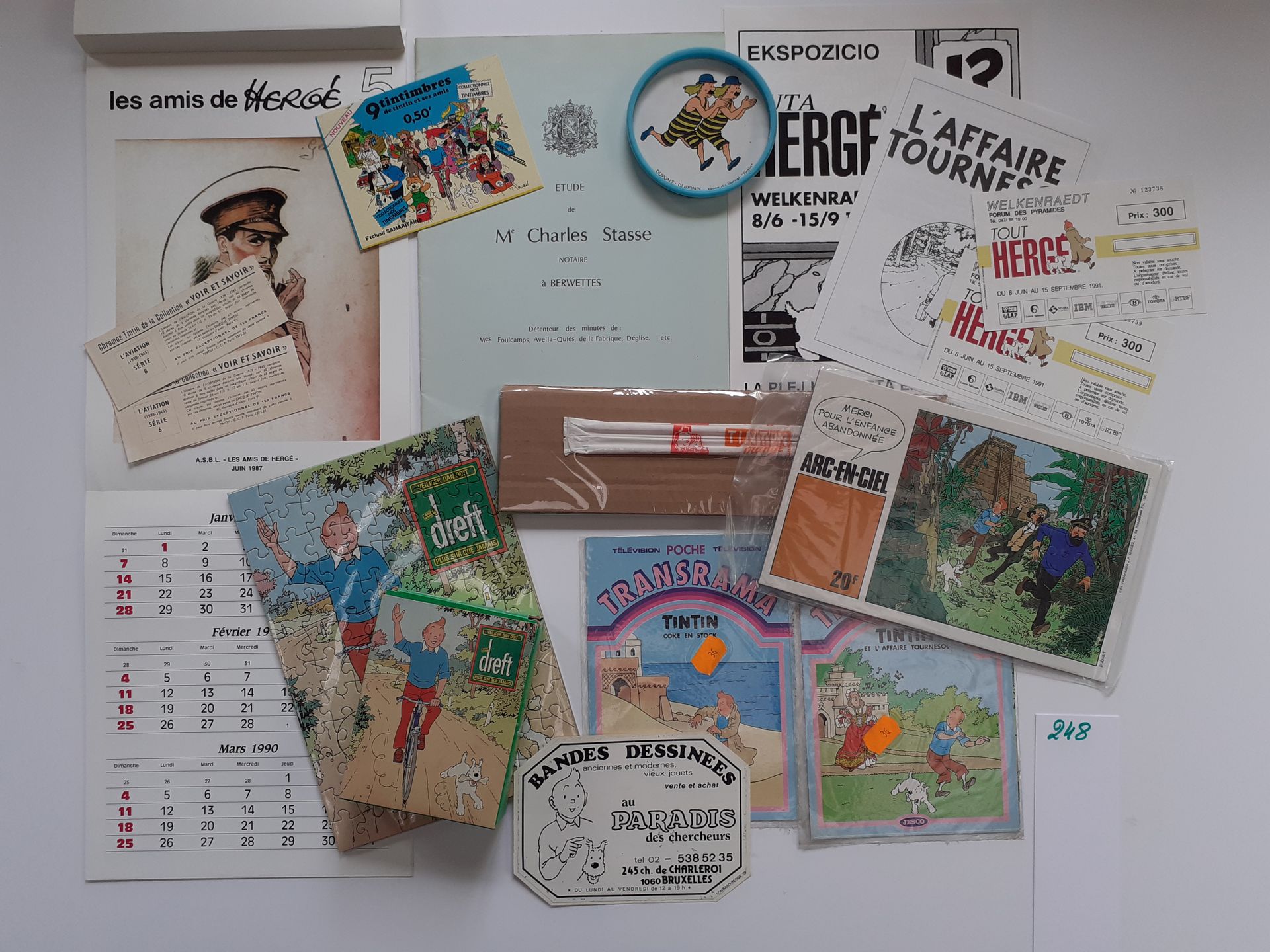 Null Tintin/Divers : Ensemble de 16 documents, puzzles, …