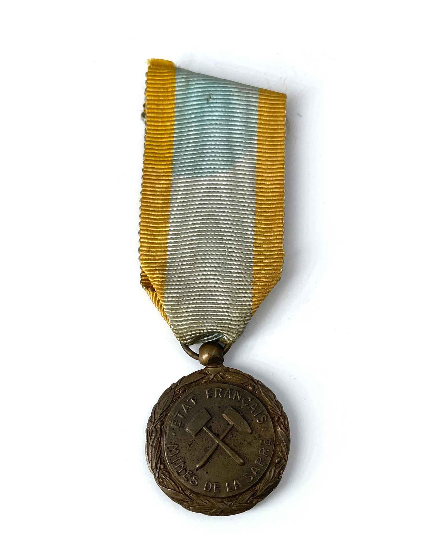Null FRANKREICH Bergbau-Medaille des Saarlandes.
Aus Bronze. Band.
30 mm.