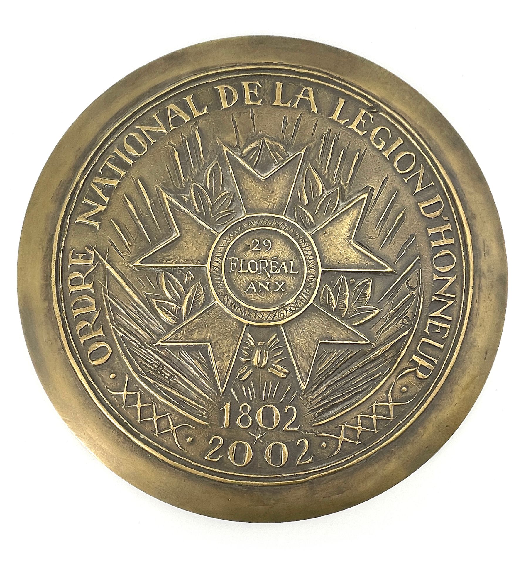 Null 科尔宾为颁发给律师协会主席安德烈-达米安（André DAMIEN）的荣誉军团两百周年纪念而制作的大型纪念章，铜质。
直径：24厘米。
T.T.B
