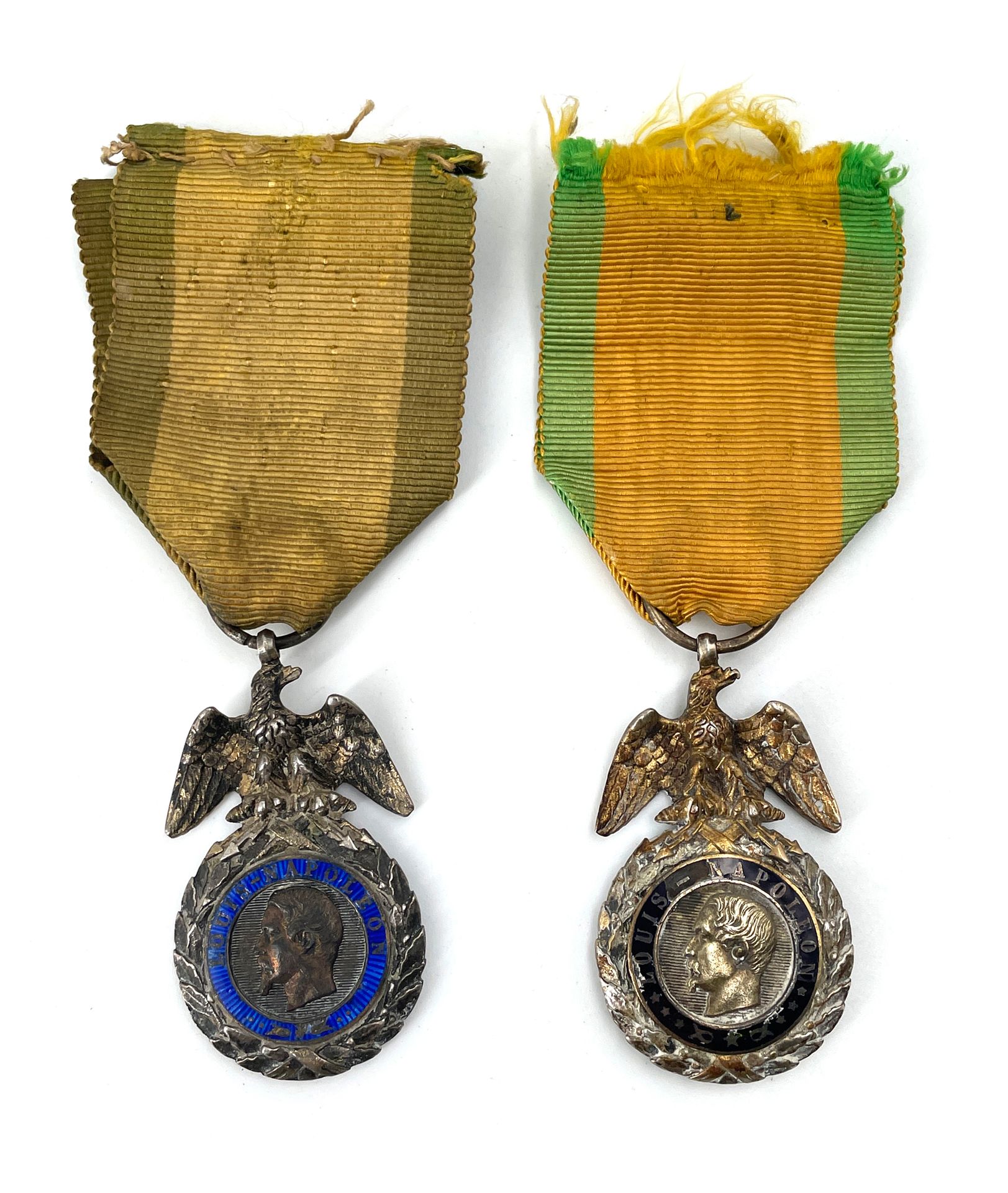 Null FRANCIA Dos medallas militares del 2º tipo.
En vermeil y esmalte (astillas)&hellip;