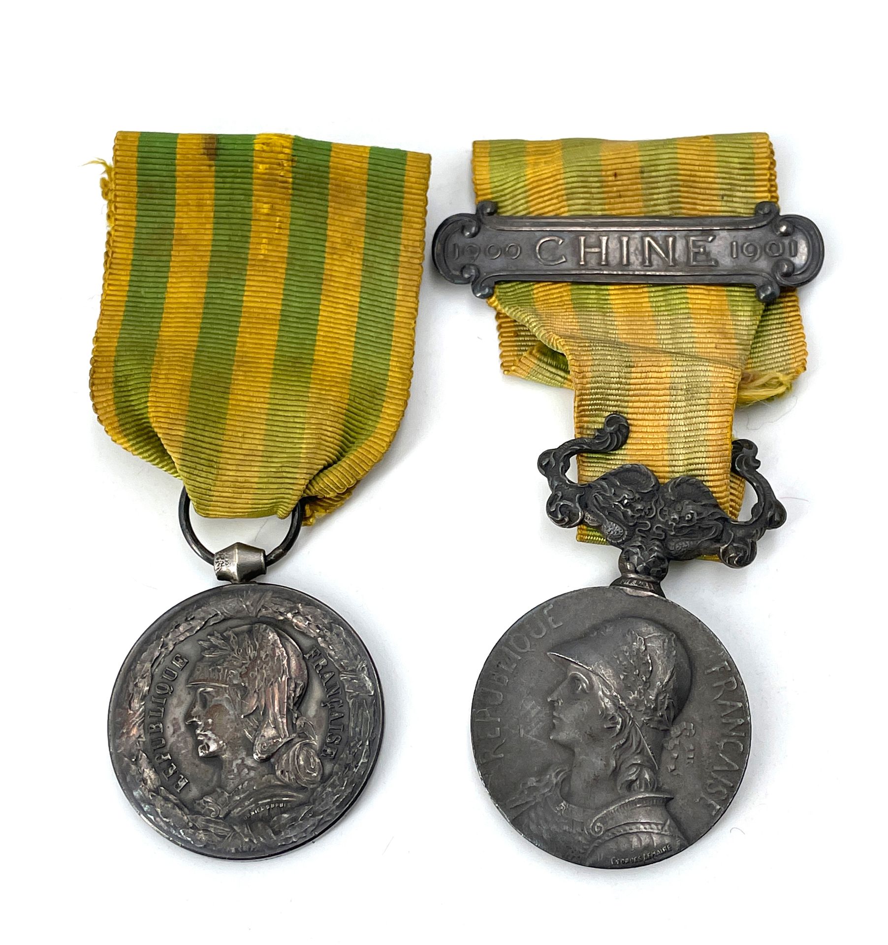 Null FRANKREICH Zwei Medaillen:
- von Tonkin (Armée de Terre). 
 - von China 190&hellip;