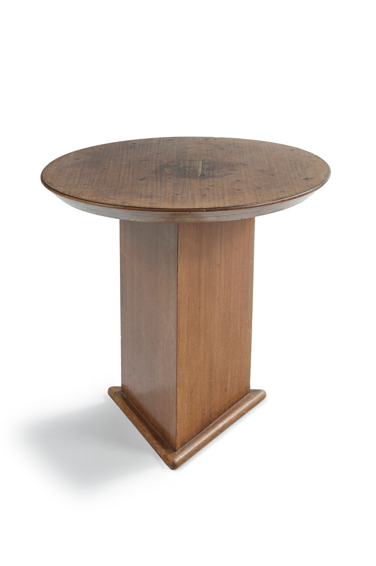 Gabriel GUÉVRÉKIAN (1900-1970), attribué à 胡桃木和紫檀木贴面基座桌，圆形桌面，三角形底座
大约1930年
高：60厘&hellip;