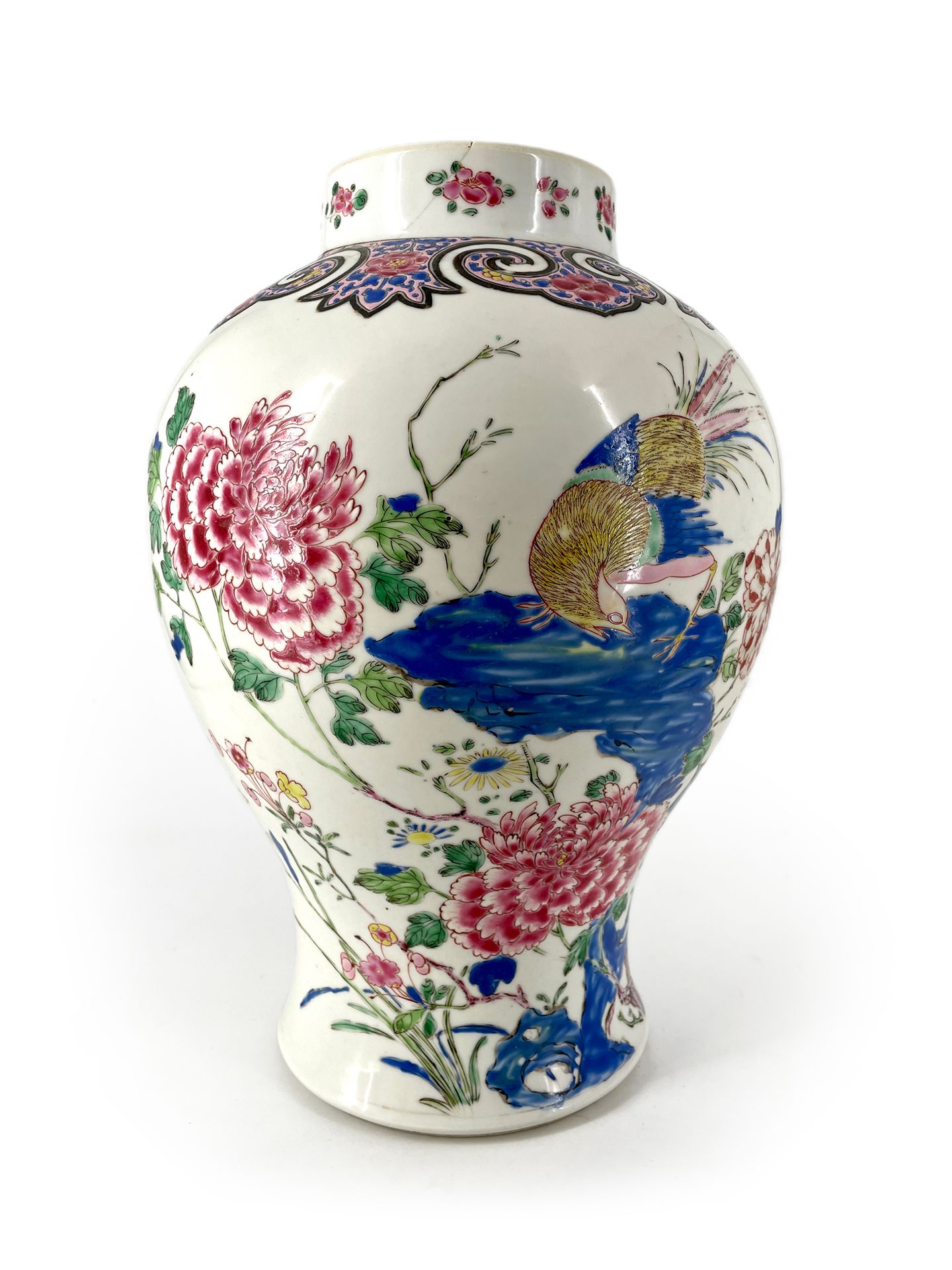 CHINE - XVIIIe siècle Vaso in porcellana decorato in smalti policromi famille ro&hellip;