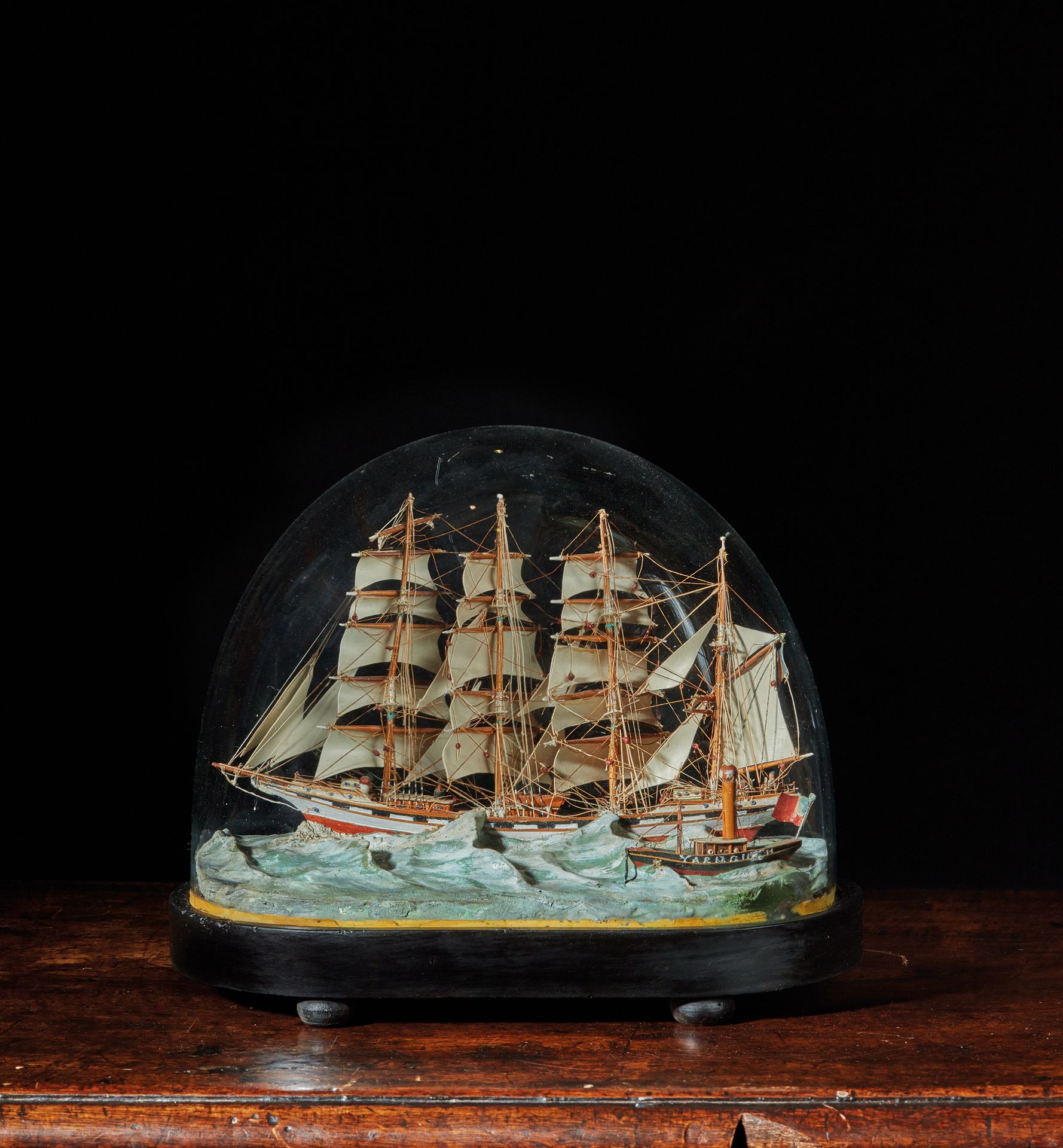 Null Diorama
Modell einer Viermastbark der Cie.
BORDES, die mit vollen Segeln am&hellip;