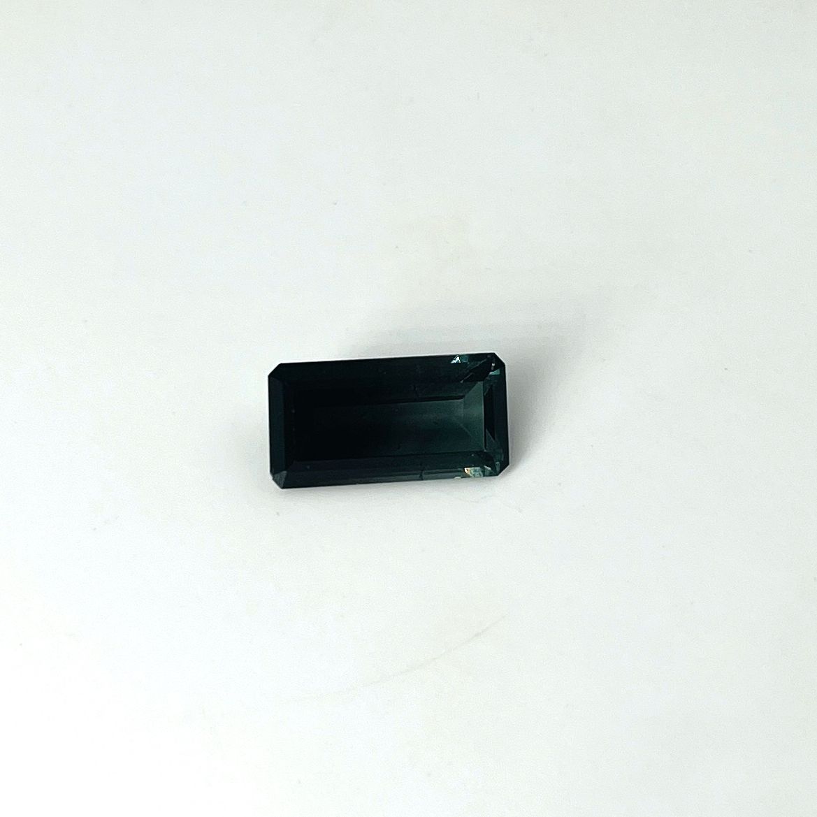 Null Rectangular cut tourmaline weighing 7.3 cts probably from Brazil.Dimensions&hellip;
