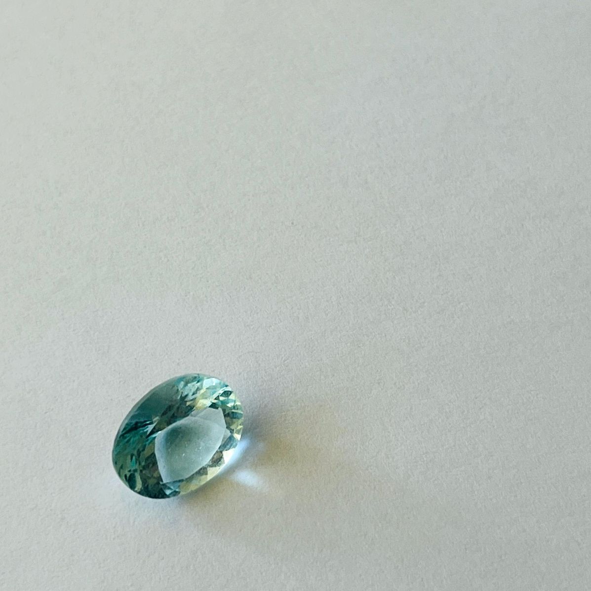 Null 椭圆形切割海蓝宝石，重3.28克拉 - 可能产地为巴西 - 未经加热 - 未经处理。具有GFCO证书（瑞士实验室）N°AD14353P 尺寸：11.1&hellip;