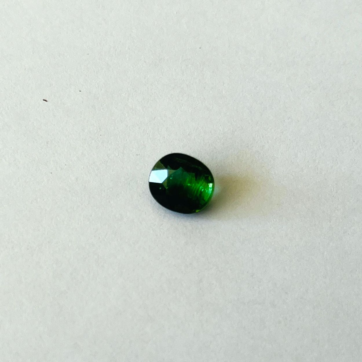 Null Tormalina verde ovale di 2,07 carati - Probabile provenienza MADAGASCAR - N&hellip;