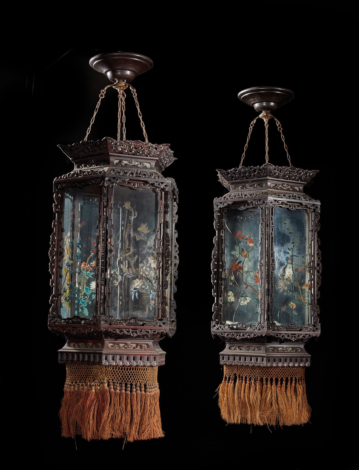 CHINE - XVIIIe/XIXe siècle Pair of hexagonal lanterns in zitan and hongmu carved&hellip;