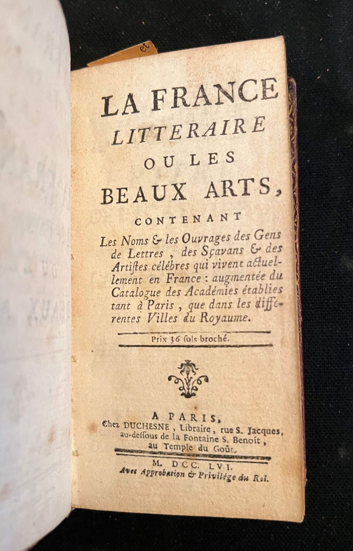 Null La Francia letteraria
Parigi, chez Duchesne 1756. In-16 marocchino rosso, t&hellip;
