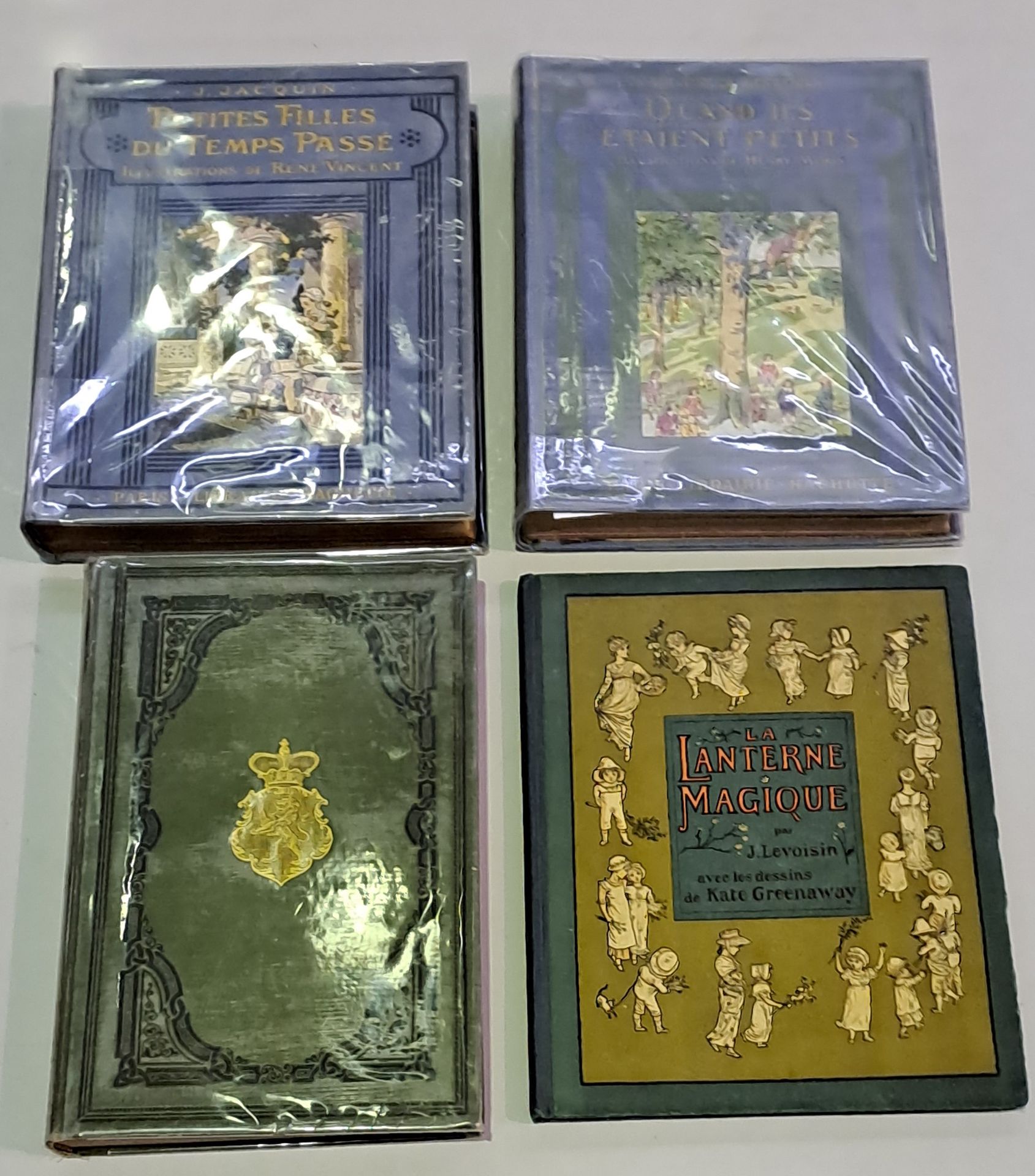Null Ensemble de 4 cartonnages. 1) J. Levoisin, La lanterne magique, Hachette , &hellip;