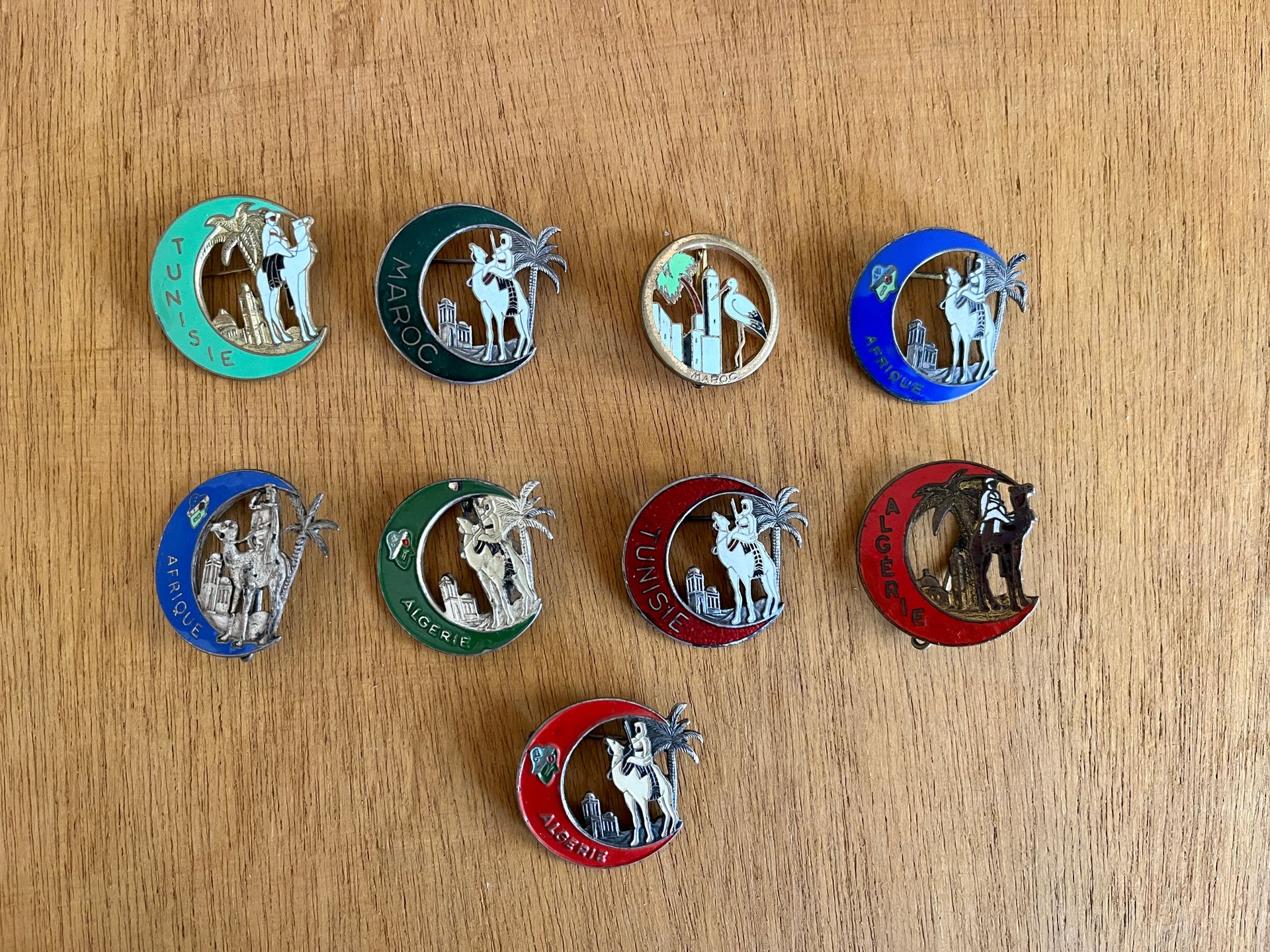 Null 9 AFN souvenir badges