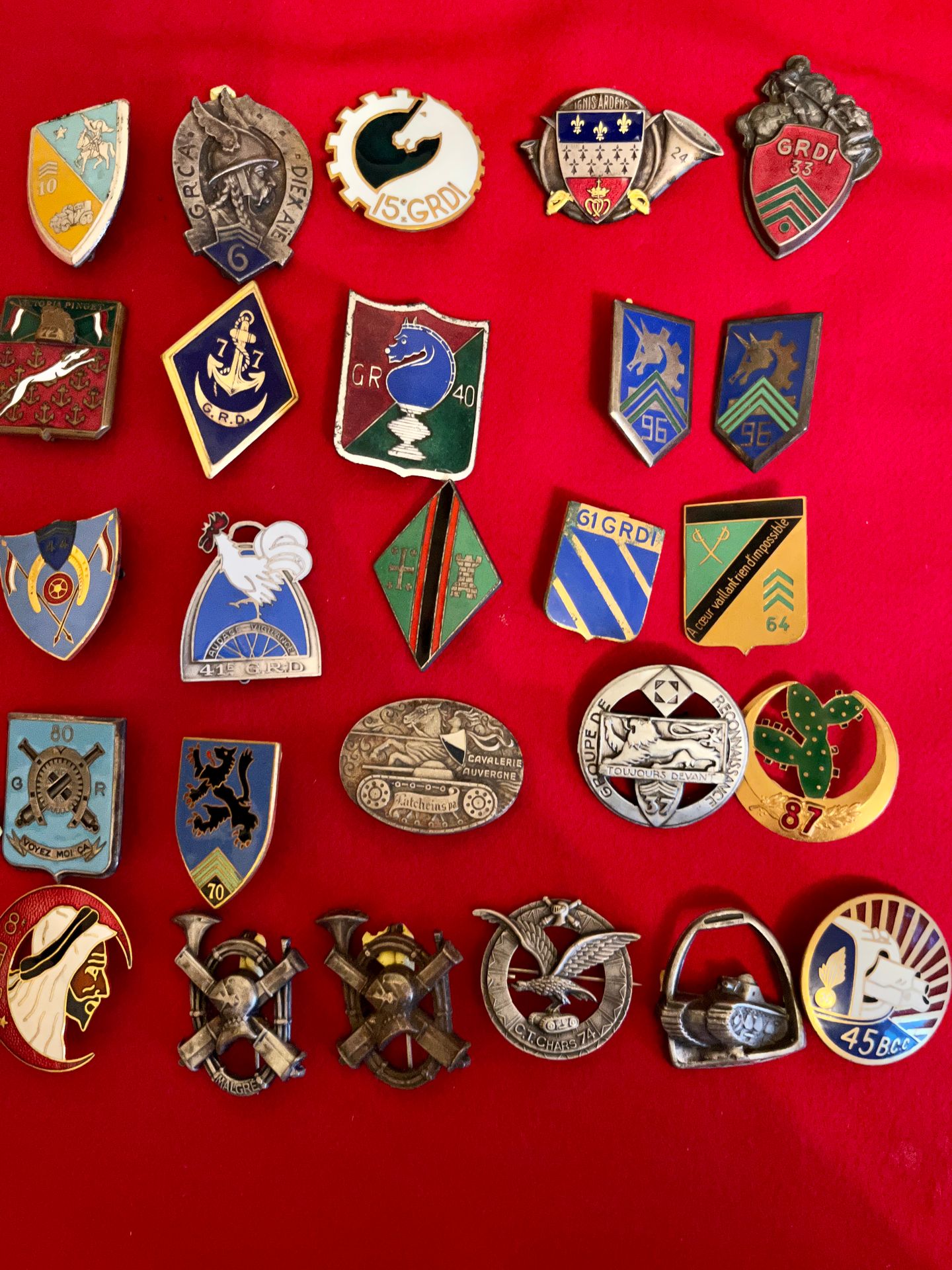 Null 26个骑兵徽章，包括10个在39-40年制造的16个GR重新包装的徽章
