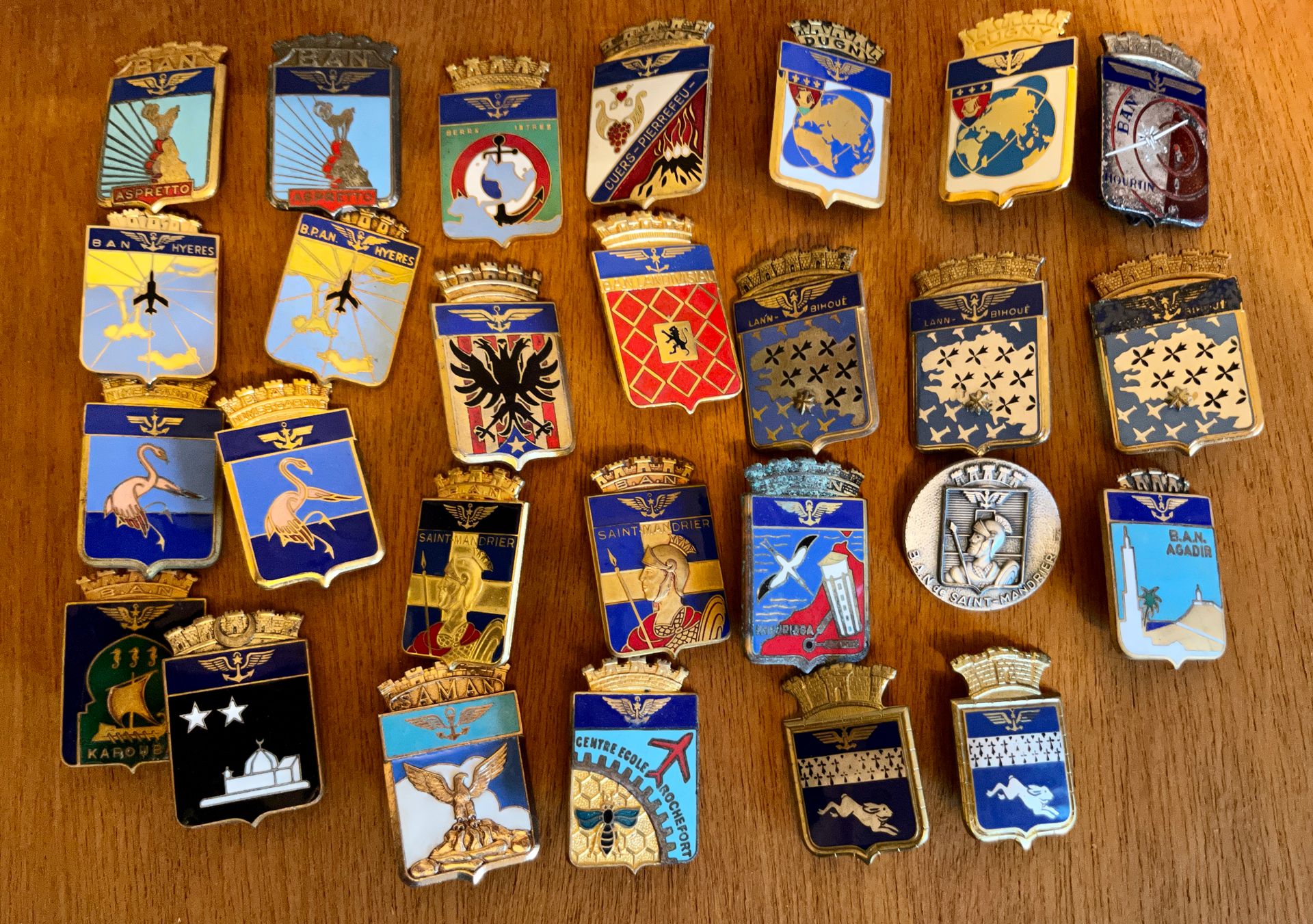Null 27 insignia of AFN and other naval bases, including Berre base without atta&hellip;
