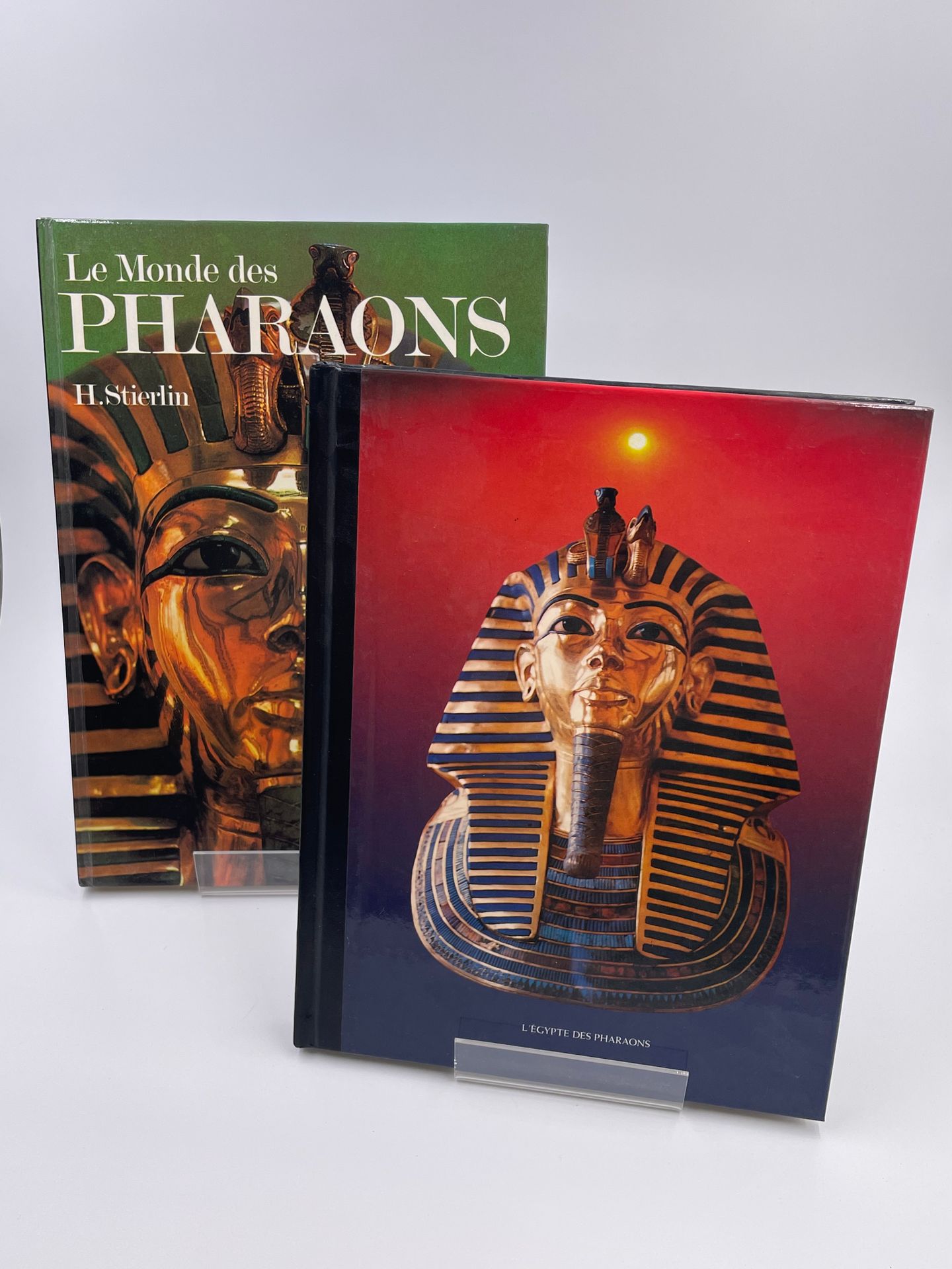 Null 2 Volumes : 
- "Le Monde des Pharaons", Texte et Photographies par Henri St&hellip;