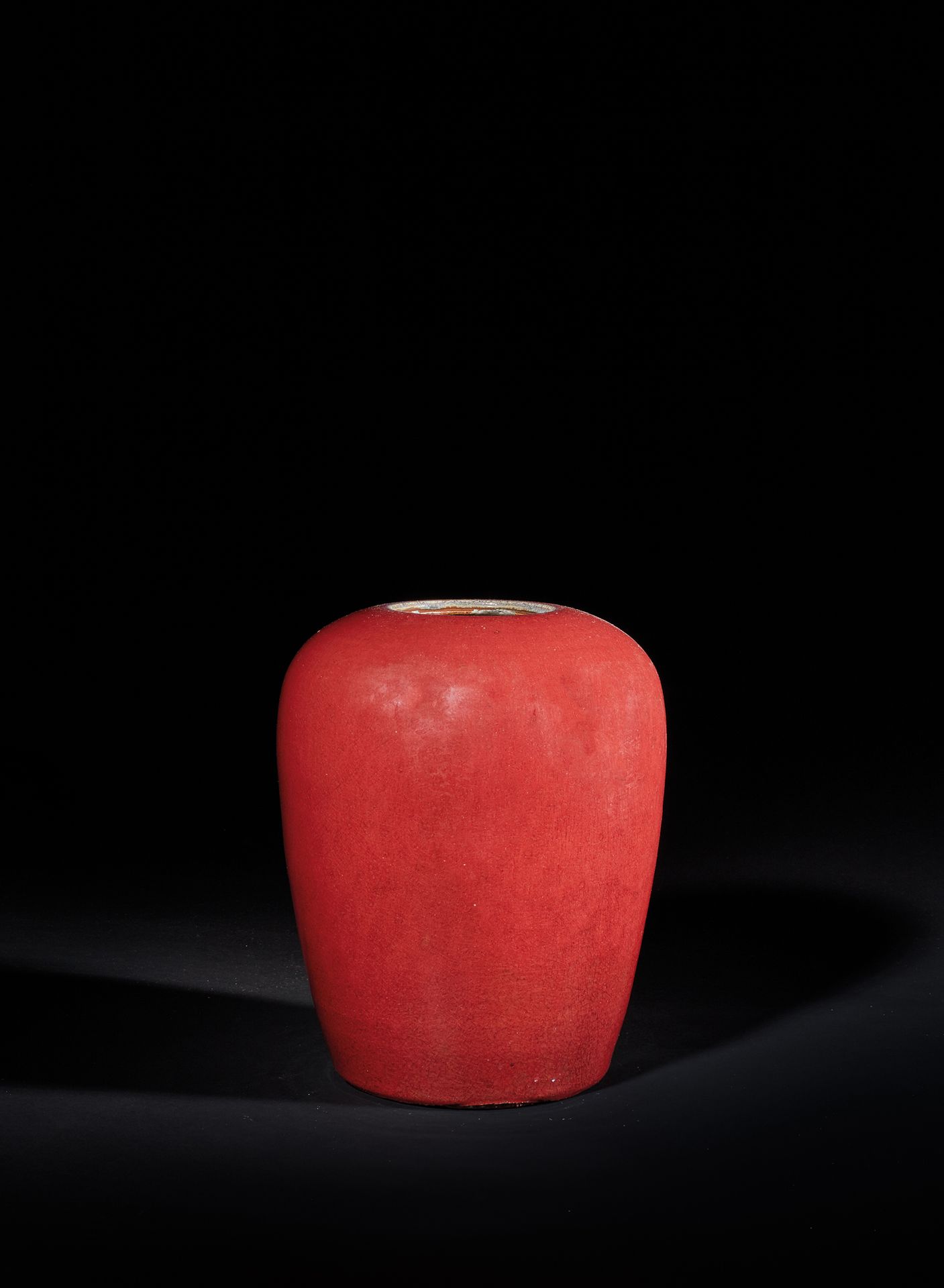 Null 火红釉瓷姜罐。(盖缺失）。
中国 - 约 1900 年
H.28.5 厘米