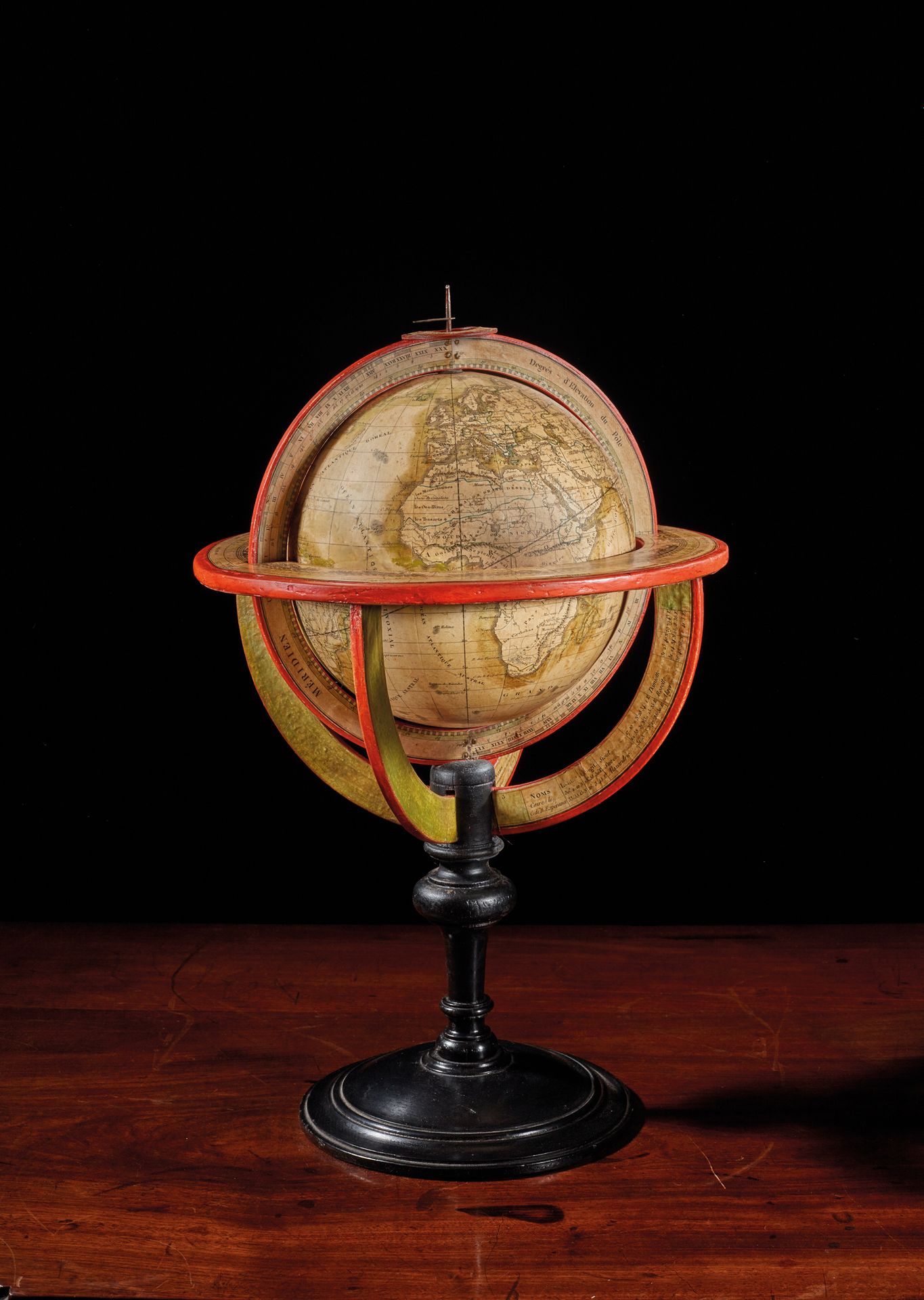 Félix DELAMARCHE (mort en 1847) Globe terrestre en bois, carton et papiers gravé&hellip;
