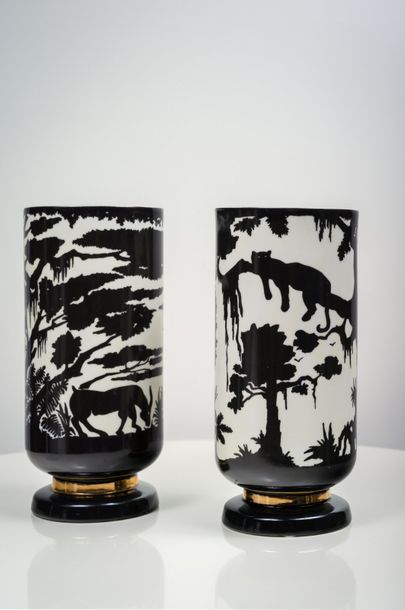 NICOLAS BLANDIN, né en 1969 Paire de vases en céramique émaillée à décor d'anima&hellip;