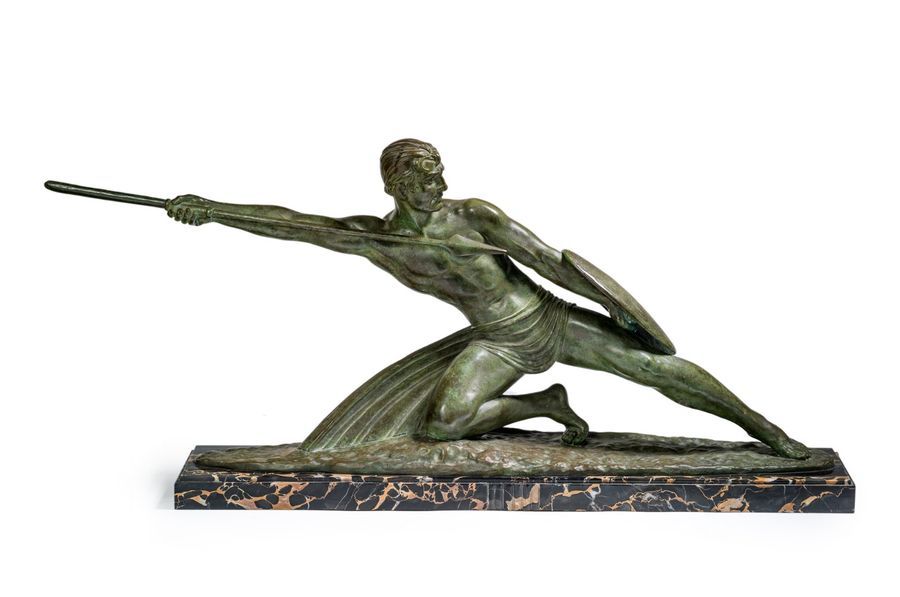 Demeter CHIPARUS «Guerrier»
Sculpture en bronze patiné
Base en marbre Portor
Sig&hellip;