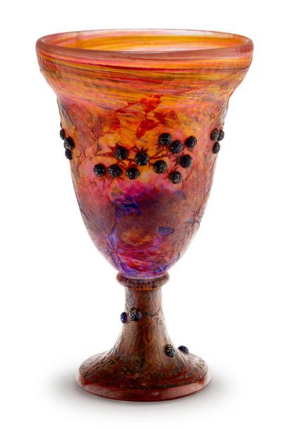 DAUM Nancy Important vase-urne monumental de forme évasée sur piédouche circulai&hellip;