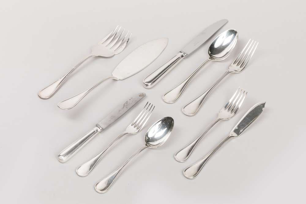 Null Part of a Christofle silver plated menagere including :
12 large flatware 
&hellip;
